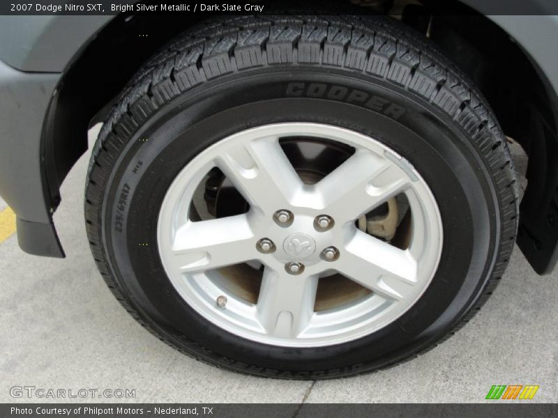 Bright Silver Metallic / Dark Slate Gray 2007 Dodge Nitro SXT