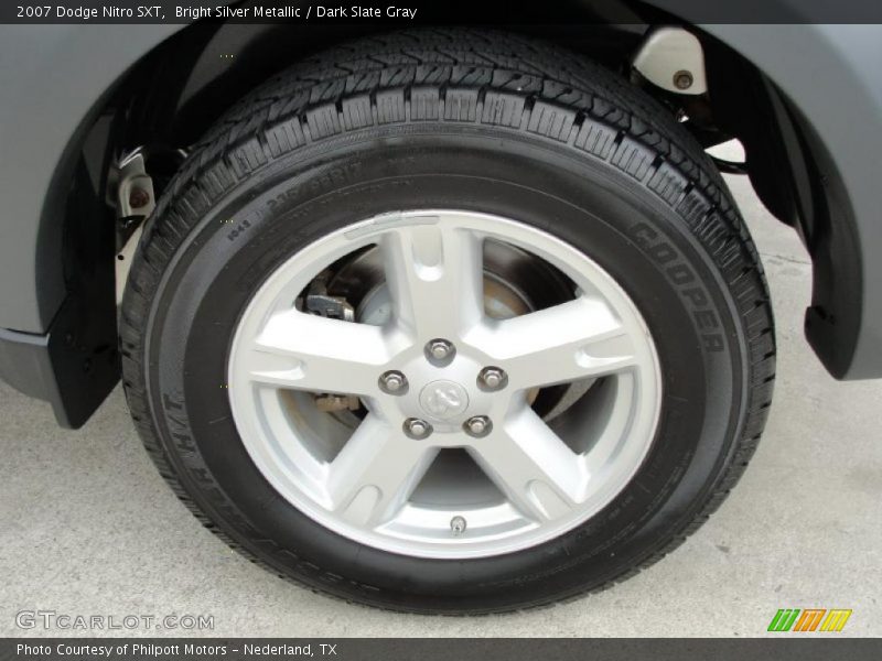 Bright Silver Metallic / Dark Slate Gray 2007 Dodge Nitro SXT