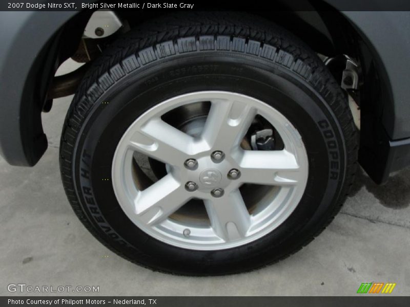 Bright Silver Metallic / Dark Slate Gray 2007 Dodge Nitro SXT