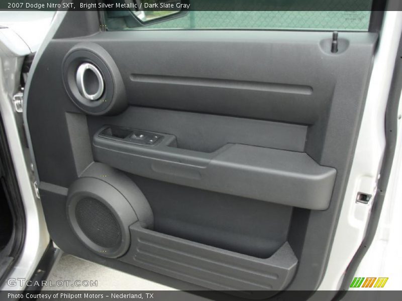 Bright Silver Metallic / Dark Slate Gray 2007 Dodge Nitro SXT