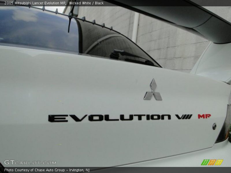 Wicked White / Black 2005 Mitsubishi Lancer Evolution MR