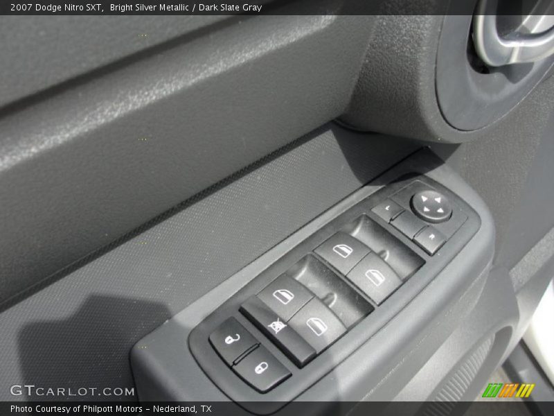 Bright Silver Metallic / Dark Slate Gray 2007 Dodge Nitro SXT