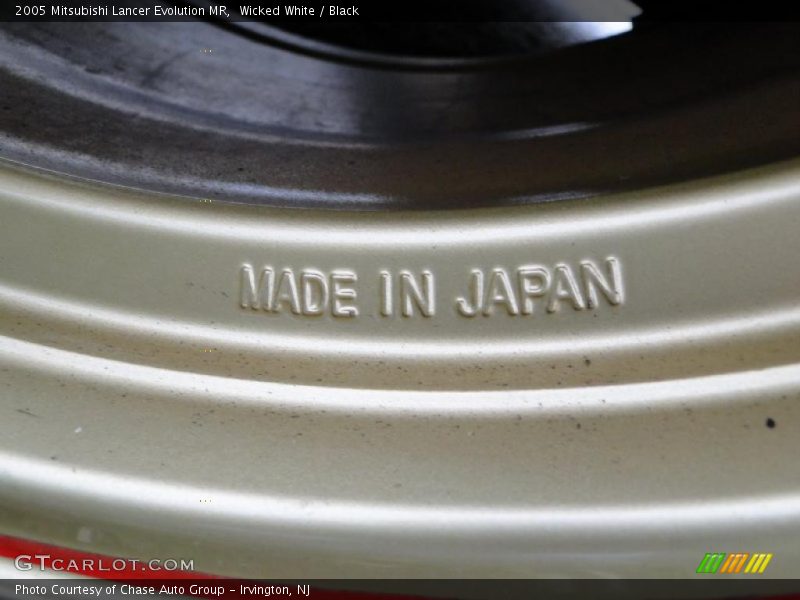 Wicked White / Black 2005 Mitsubishi Lancer Evolution MR