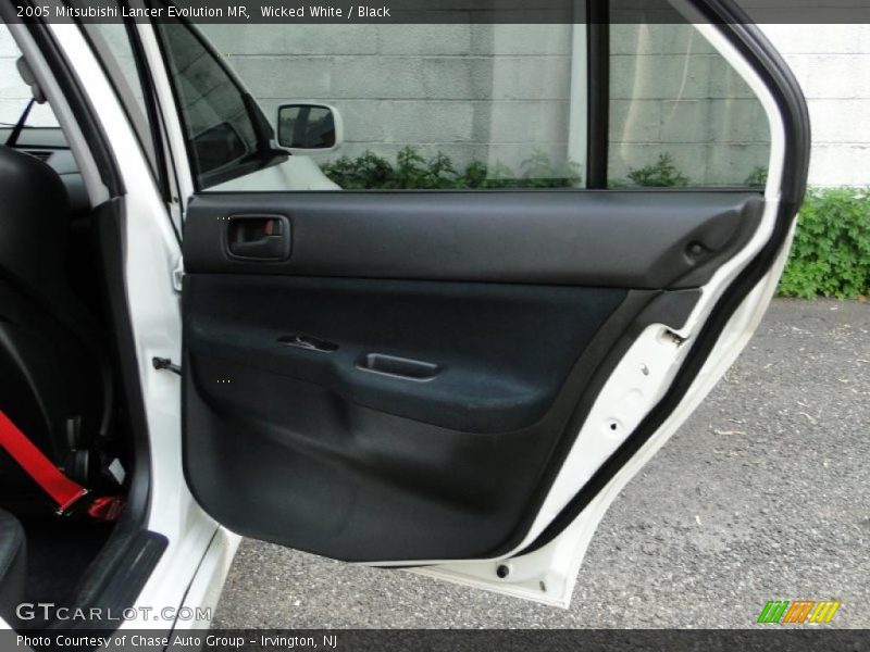 Wicked White / Black 2005 Mitsubishi Lancer Evolution MR