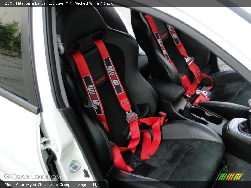 Wicked White / Black 2005 Mitsubishi Lancer Evolution MR