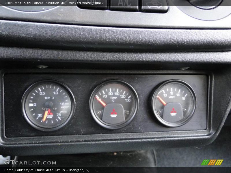 Wicked White / Black 2005 Mitsubishi Lancer Evolution MR