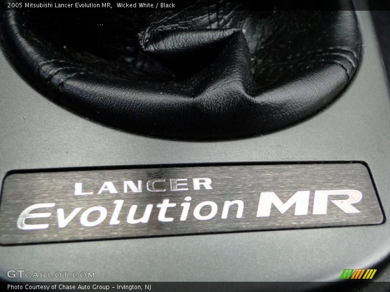 Wicked White / Black 2005 Mitsubishi Lancer Evolution MR