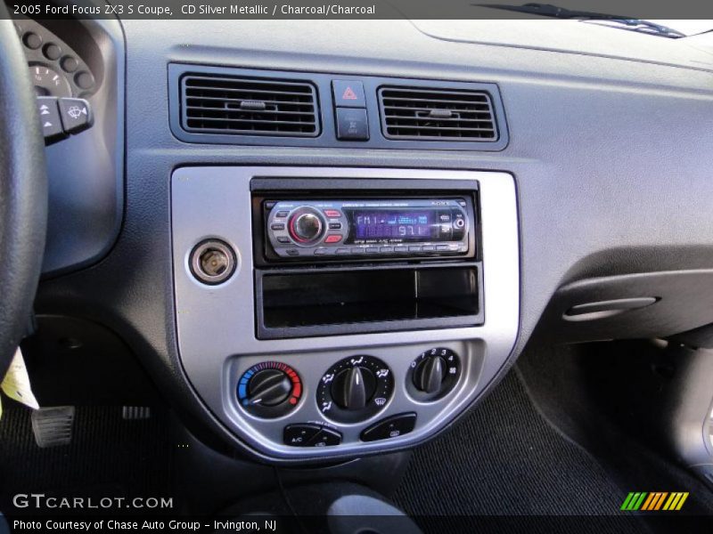 CD Silver Metallic / Charcoal/Charcoal 2005 Ford Focus ZX3 S Coupe