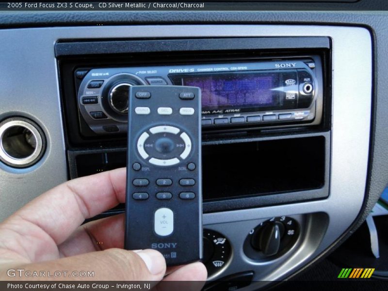 CD Silver Metallic / Charcoal/Charcoal 2005 Ford Focus ZX3 S Coupe