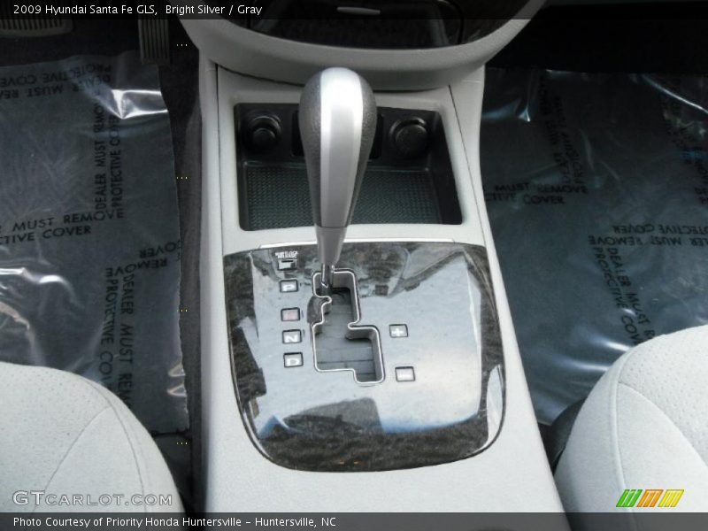 Bright Silver / Gray 2009 Hyundai Santa Fe GLS