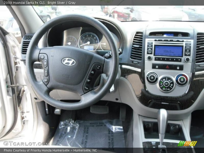 Bright Silver / Gray 2009 Hyundai Santa Fe GLS