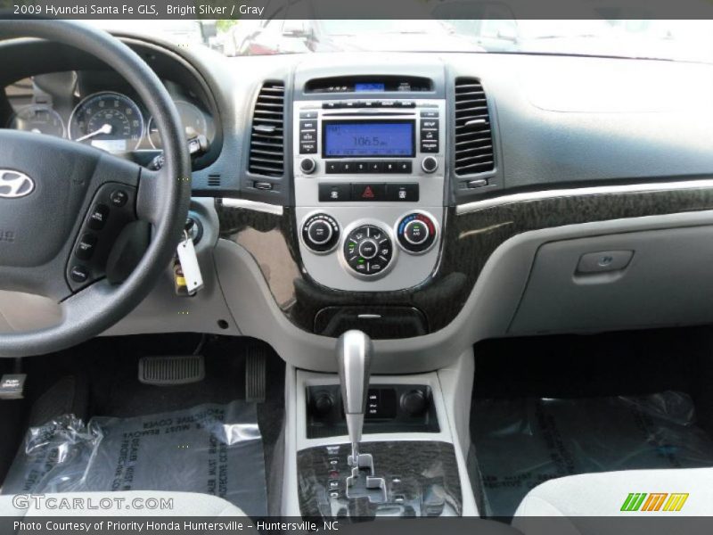 Bright Silver / Gray 2009 Hyundai Santa Fe GLS