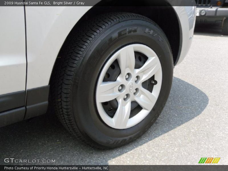 Bright Silver / Gray 2009 Hyundai Santa Fe GLS
