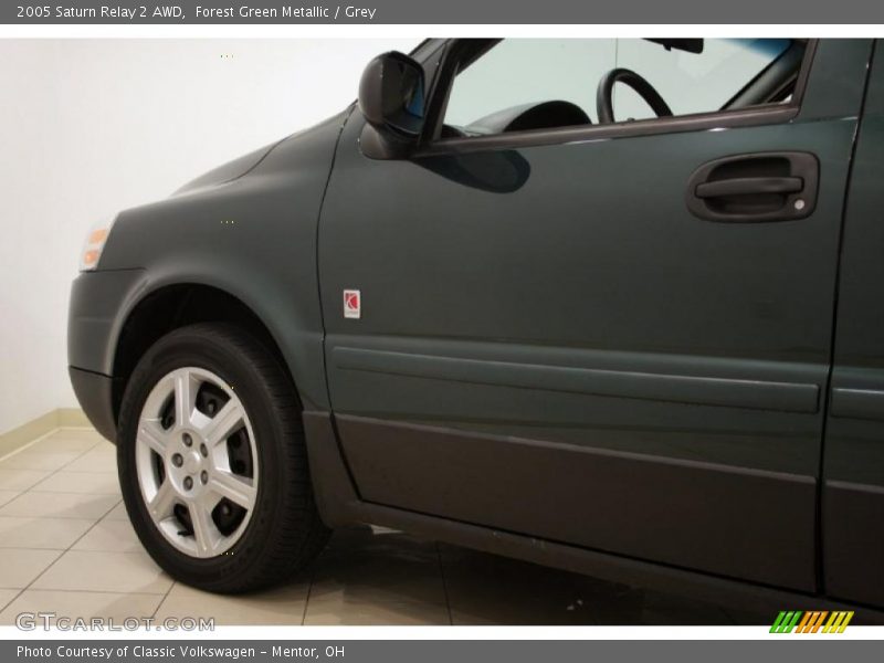 Forest Green Metallic / Grey 2005 Saturn Relay 2 AWD