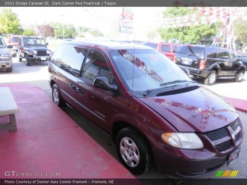 Dark Garnet Red Pearlcoat / Taupe 2001 Dodge Caravan SE