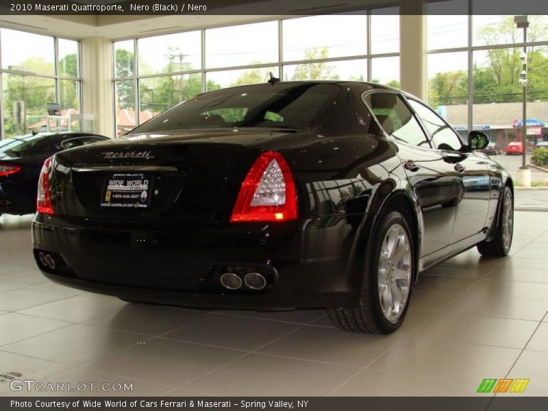 Nero (Black) / Nero 2010 Maserati Quattroporte