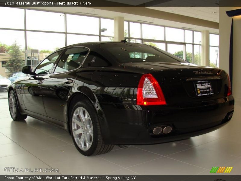 Nero (Black) / Nero 2010 Maserati Quattroporte