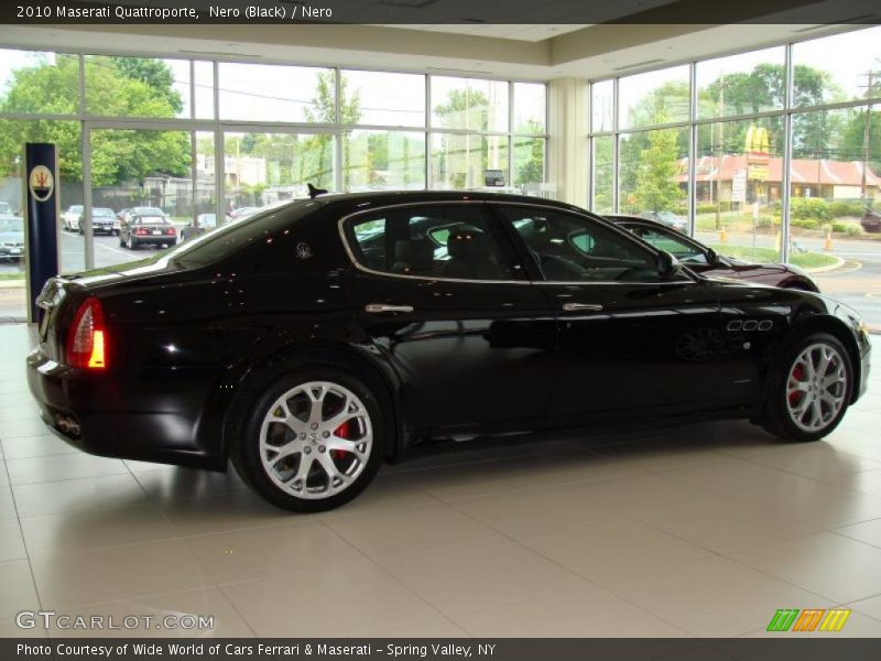 Nero (Black) / Nero 2010 Maserati Quattroporte