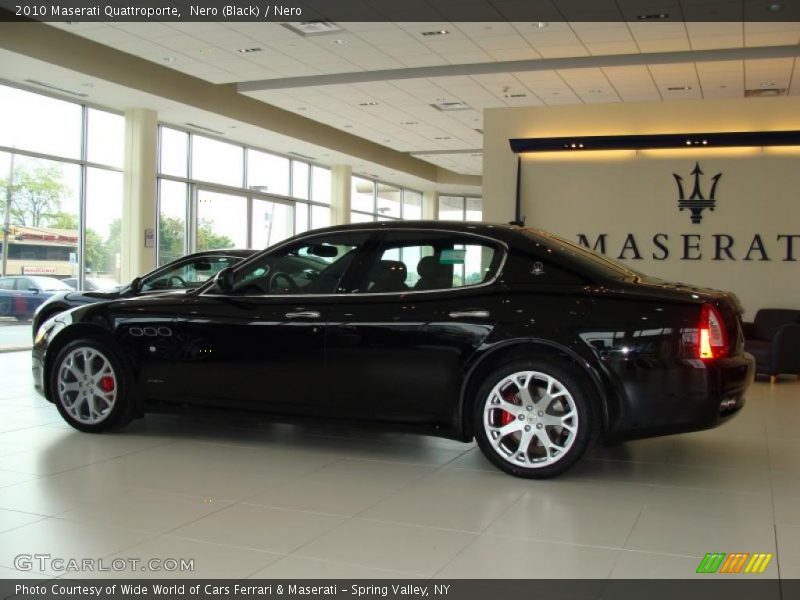 Nero (Black) / Nero 2010 Maserati Quattroporte