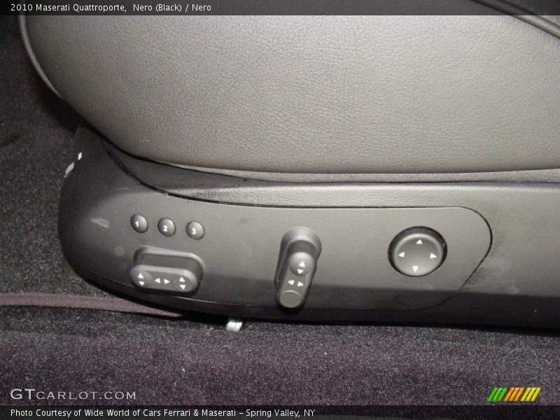 Nero (Black) / Nero 2010 Maserati Quattroporte