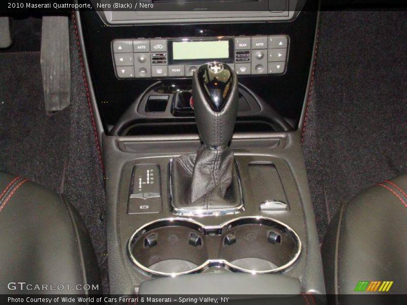 Nero (Black) / Nero 2010 Maserati Quattroporte