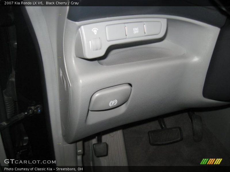Black Cherry / Gray 2007 Kia Rondo LX V6