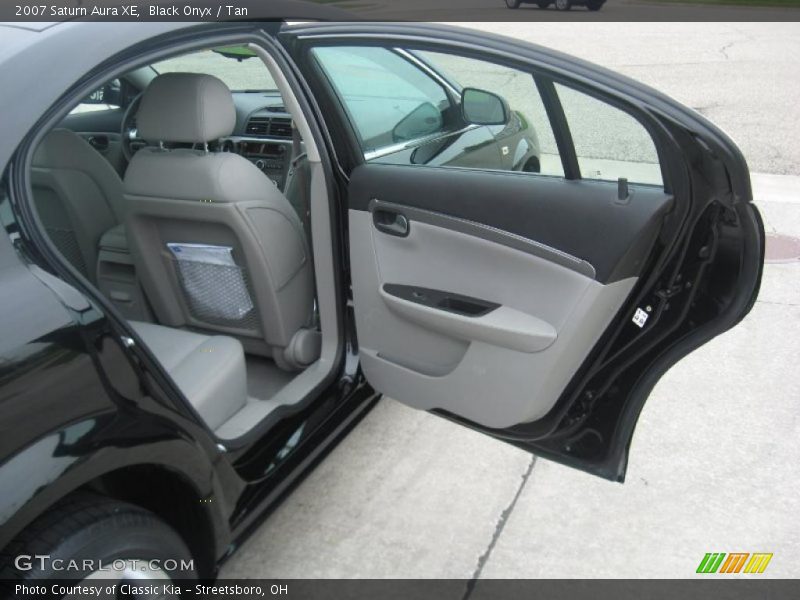 Black Onyx / Tan 2007 Saturn Aura XE