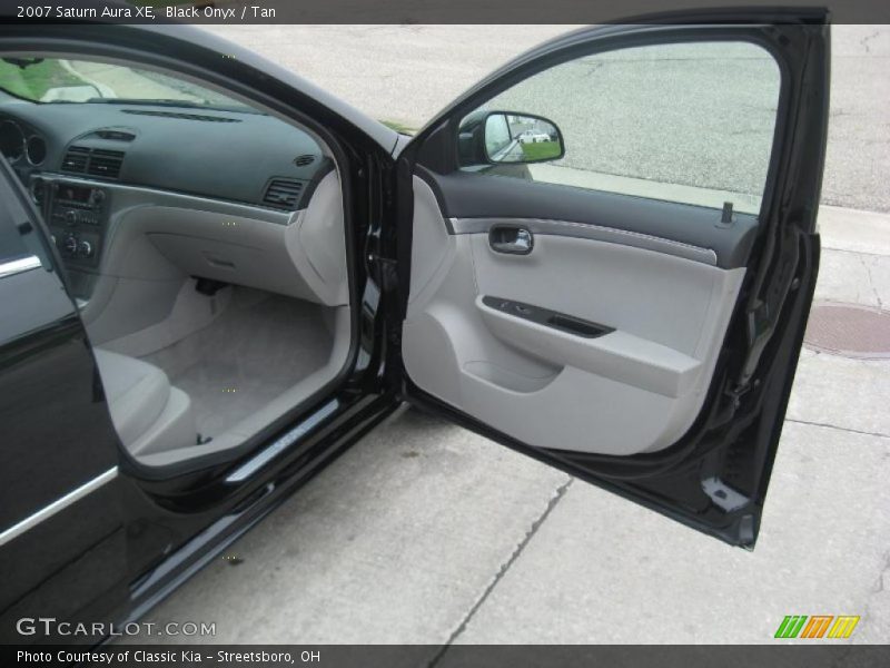 Black Onyx / Tan 2007 Saturn Aura XE