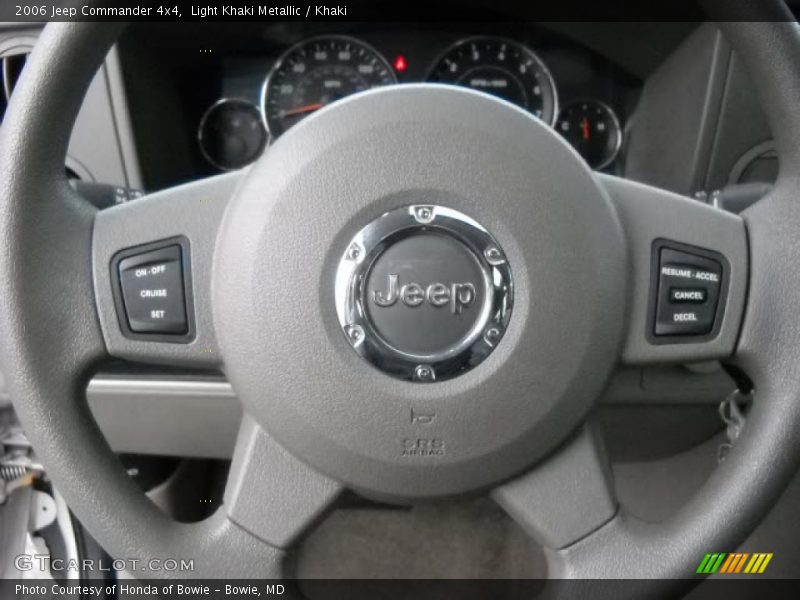 Light Khaki Metallic / Khaki 2006 Jeep Commander 4x4