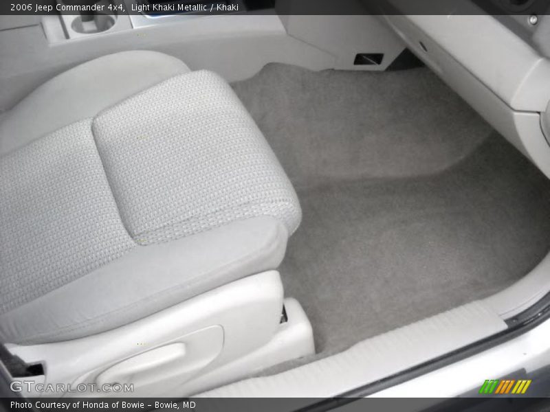 Light Khaki Metallic / Khaki 2006 Jeep Commander 4x4