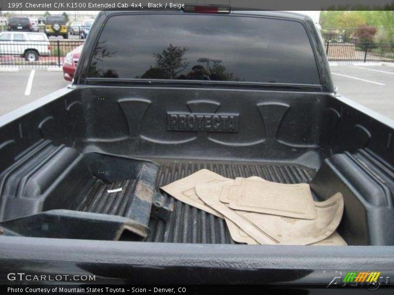 Black / Beige 1995 Chevrolet C/K K1500 Extended Cab 4x4
