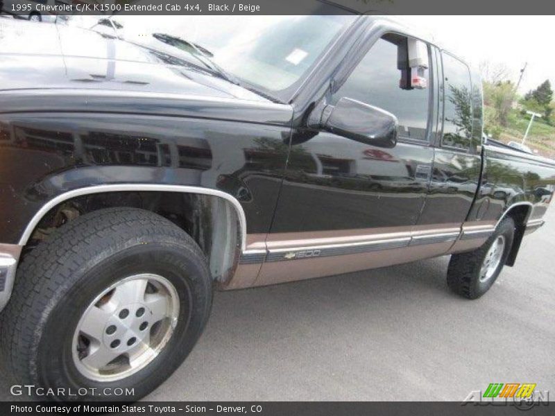 Black / Beige 1995 Chevrolet C/K K1500 Extended Cab 4x4