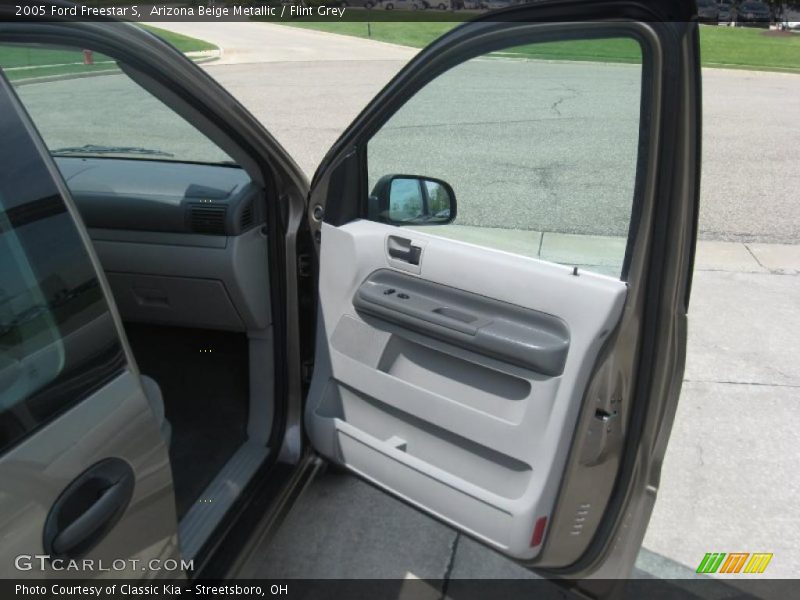 Arizona Beige Metallic / Flint Grey 2005 Ford Freestar S