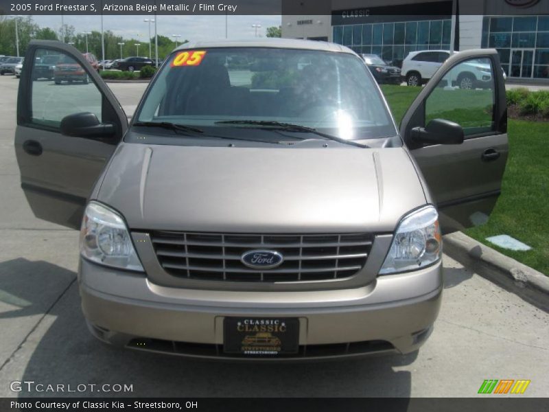 Arizona Beige Metallic / Flint Grey 2005 Ford Freestar S