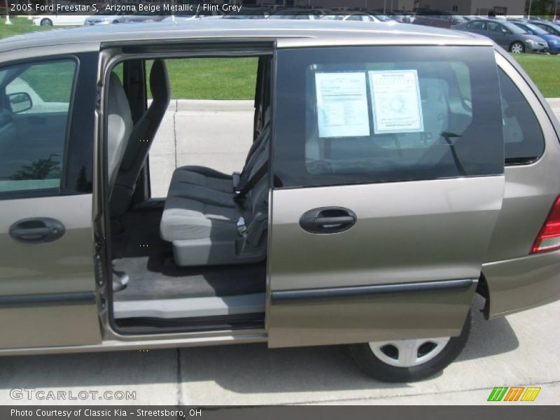 Arizona Beige Metallic / Flint Grey 2005 Ford Freestar S