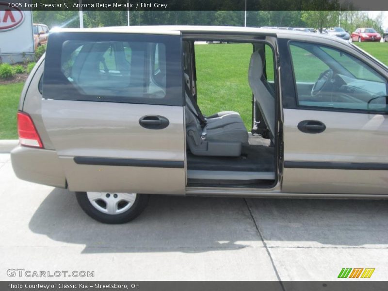 Arizona Beige Metallic / Flint Grey 2005 Ford Freestar S