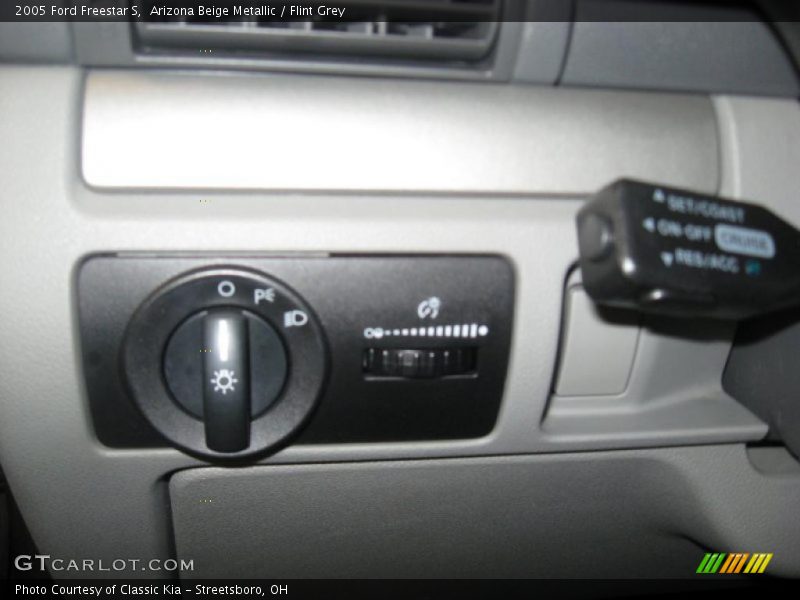 Arizona Beige Metallic / Flint Grey 2005 Ford Freestar S