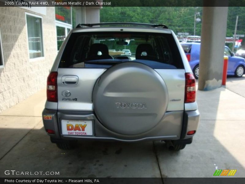 Titanium Metallic / Dark Charcoal 2005 Toyota RAV4 4WD