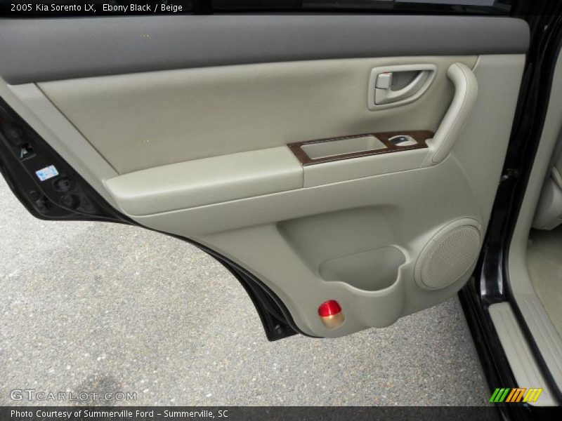 Ebony Black / Beige 2005 Kia Sorento LX