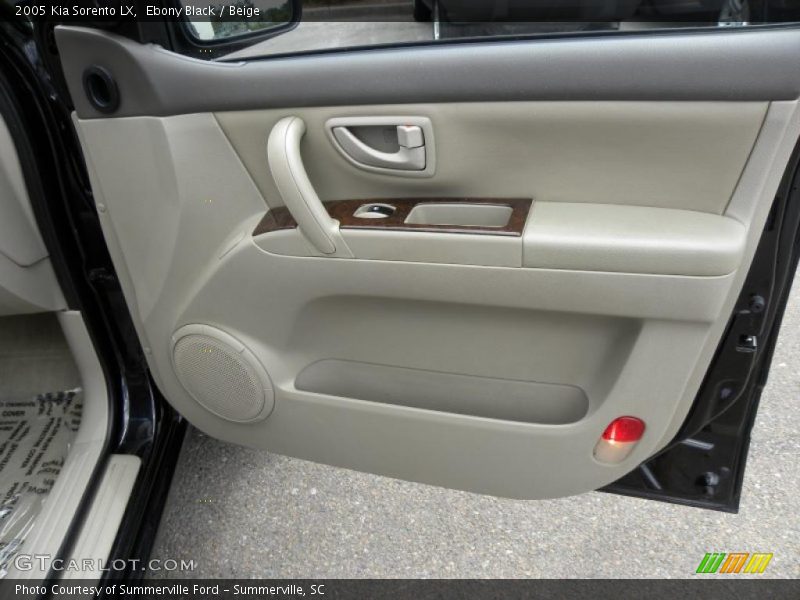 Ebony Black / Beige 2005 Kia Sorento LX