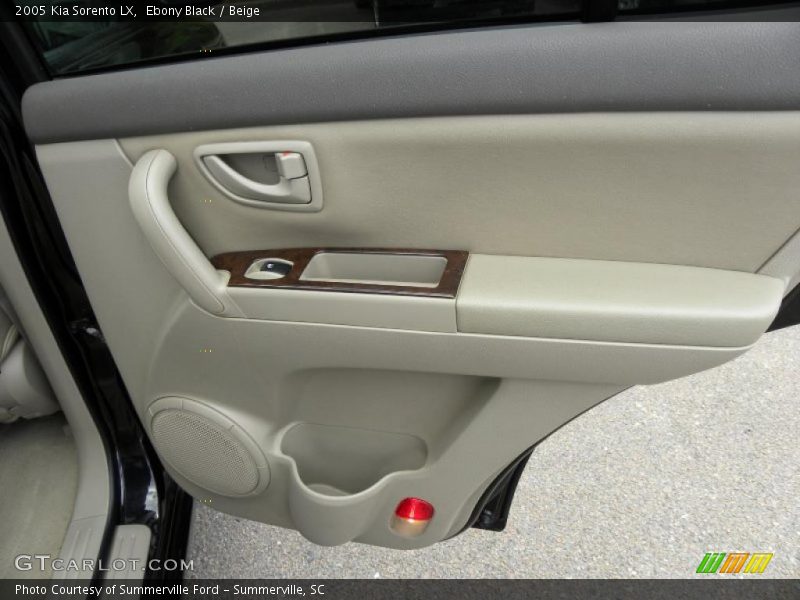 Ebony Black / Beige 2005 Kia Sorento LX