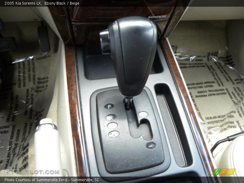 Ebony Black / Beige 2005 Kia Sorento LX
