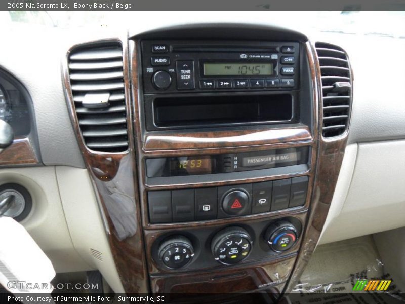 Ebony Black / Beige 2005 Kia Sorento LX