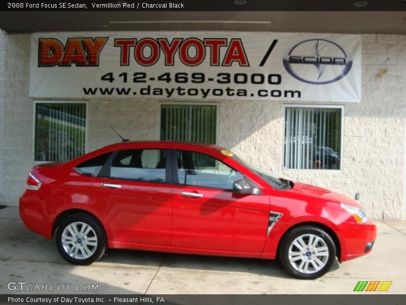 Vermillion Red / Charcoal Black 2008 Ford Focus SE Sedan