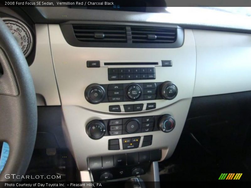 Vermillion Red / Charcoal Black 2008 Ford Focus SE Sedan