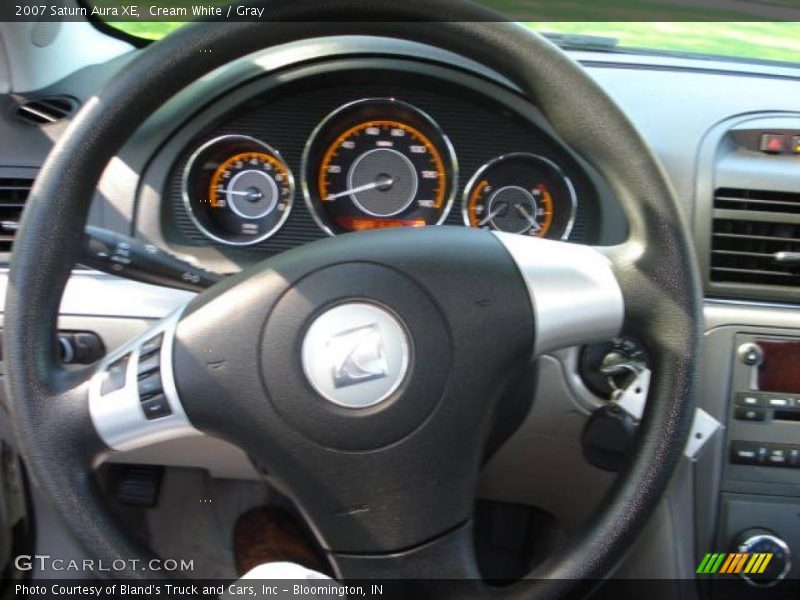 Cream White / Gray 2007 Saturn Aura XE