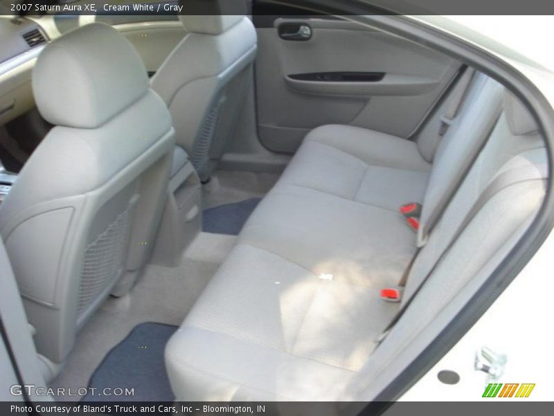 Cream White / Gray 2007 Saturn Aura XE