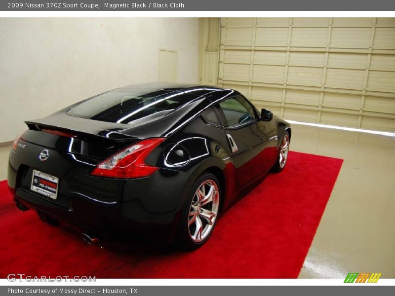 Magnetic Black / Black Cloth 2009 Nissan 370Z Sport Coupe