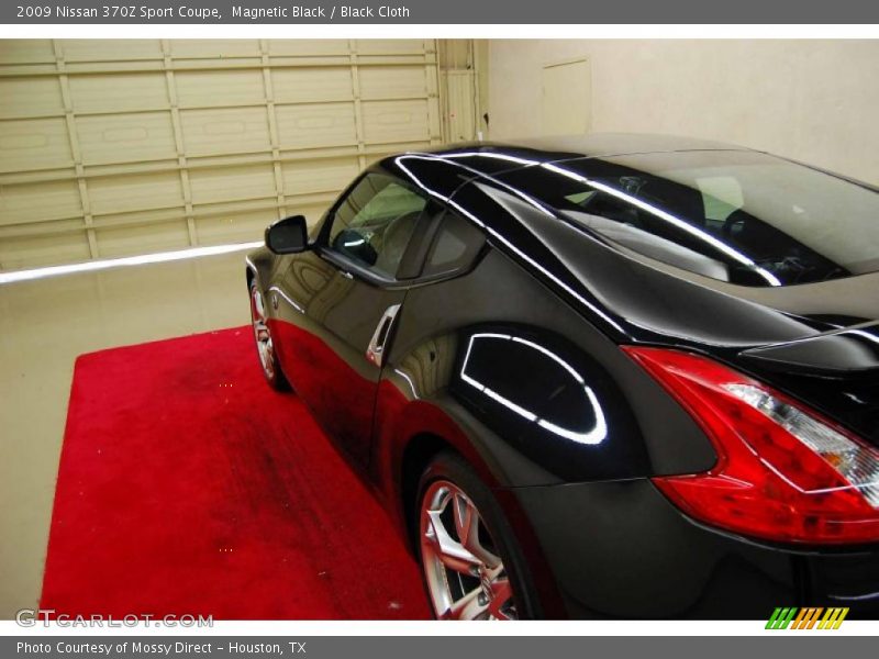 Magnetic Black / Black Cloth 2009 Nissan 370Z Sport Coupe