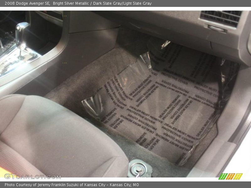 Bright Silver Metallic / Dark Slate Gray/Light Slate Gray 2008 Dodge Avenger SE